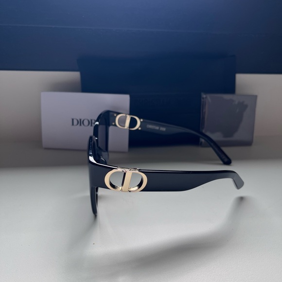 New! Authentic Dior Sunglasses - Picture 4 of 11